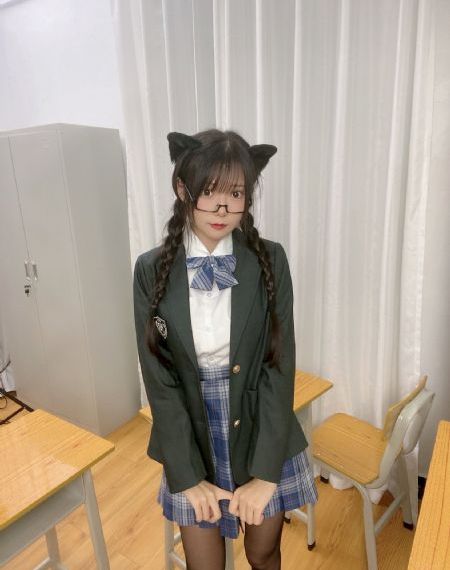 女人扒开双腿让男人桶